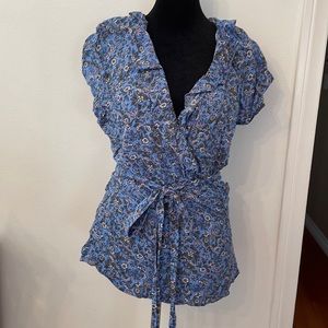 Cute blouse with flowers. Pink and brown flowers. Sz-L cute ruffles on neck.